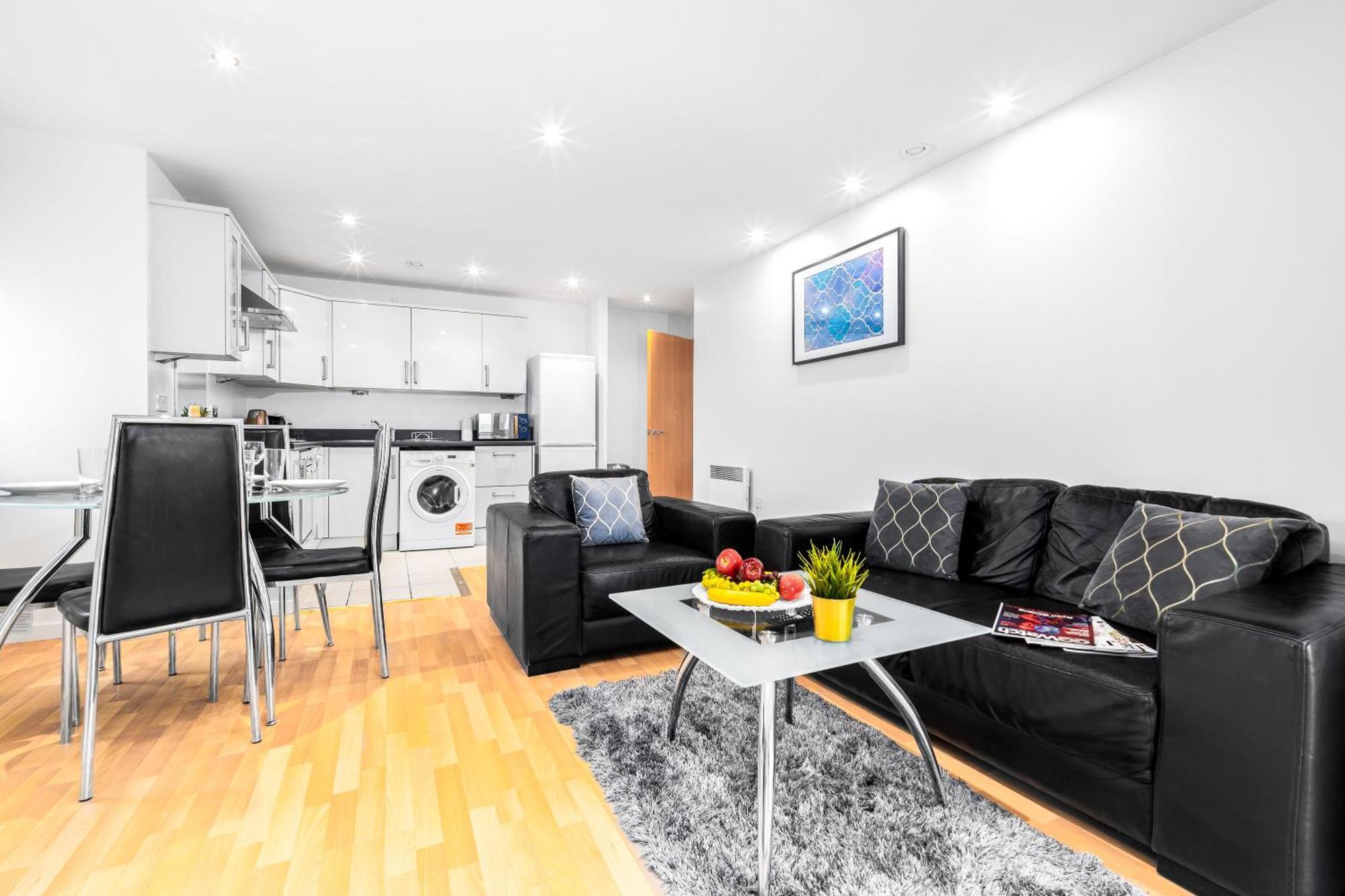 City Centre Apartment - 2 Bedroom - Secure Parking - Top Rated - 201M Birmingham Exterior photo